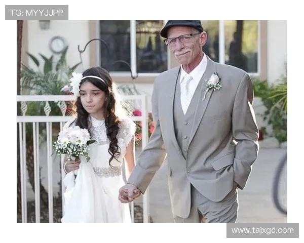 足球明星温情瞬间与孩子同框展现父爱无疆的幸福时刻